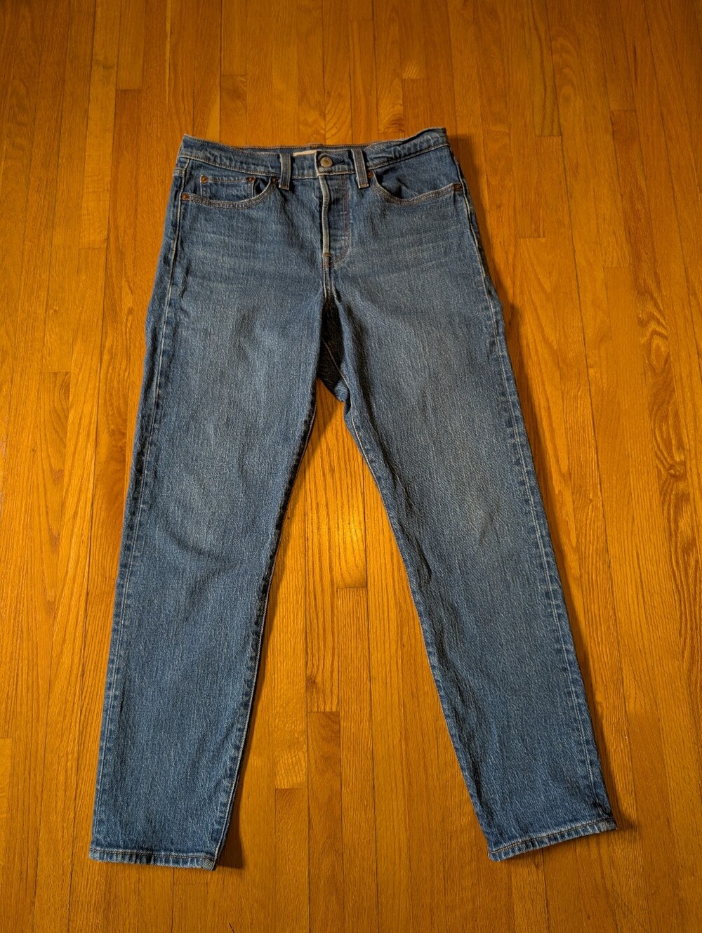 Levi’s Premium Wedgie Straight High Rise Jeans Size 28 Medium Wash